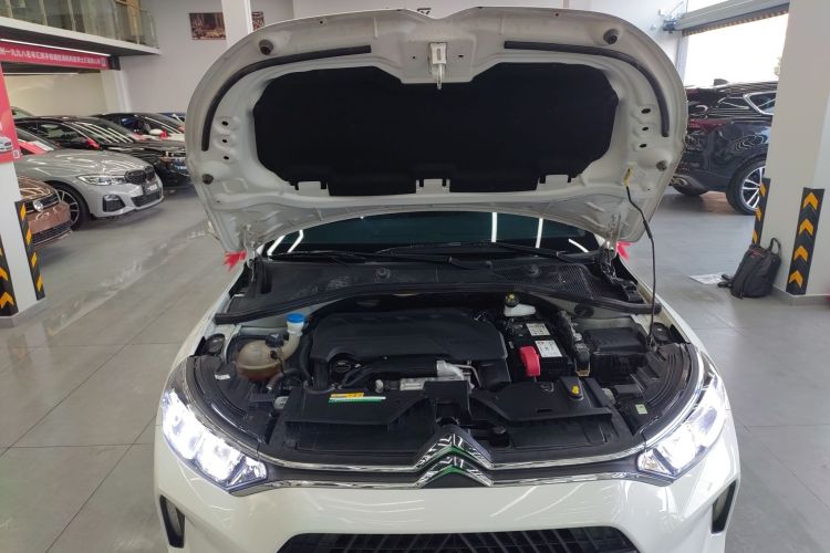 雪铁龙C3-XR 2021款 190THP DCT致尚版机舱底盘24