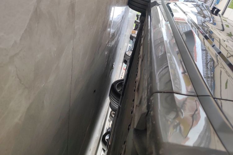 领克09 EM-P 2023款 2.0TD EM-P 远航版PM 七座局部细节9001