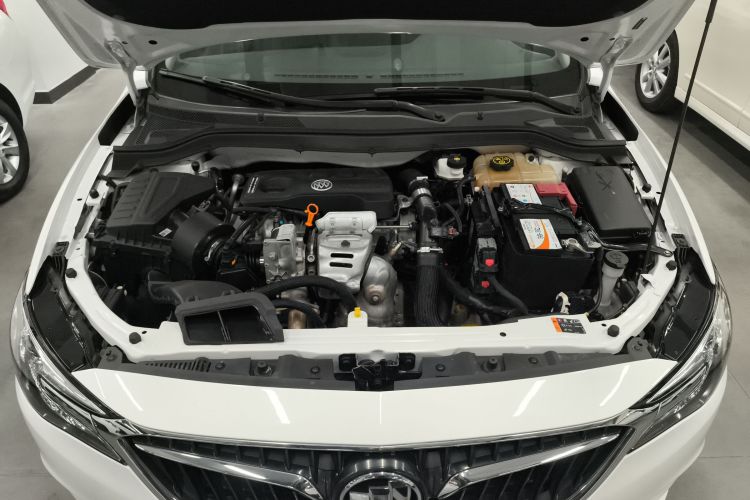 别克 英朗 2019款 15T 双离合进取型 国VI机舱底盘24