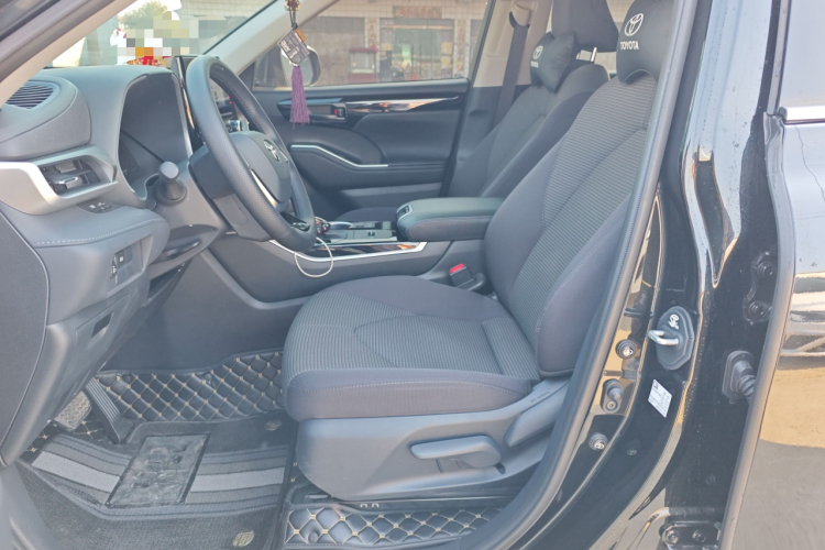 丰田 汉兰达 2024款 2.5L智能电混双擎两驱精英版 5座中控内饰19