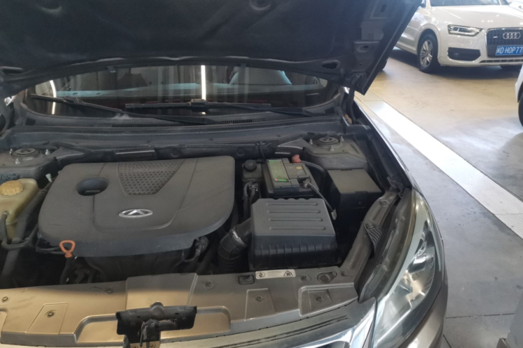 奇瑞 艾瑞泽7 2013款 1.6L CVT致享版机舱底盘26