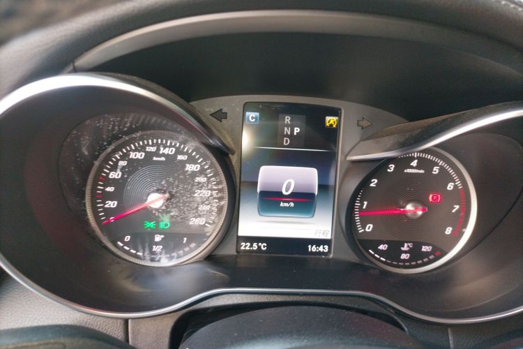 奔驰C级 2017款 改款 C 180 L 时尚型中控内饰14