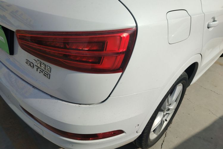 奥迪Q3 2017款 30 TFSI 风尚型车身外观9