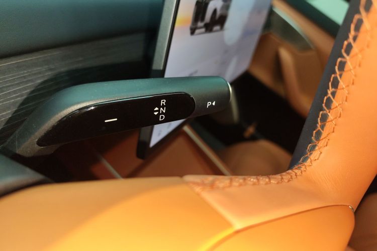 乐道L60 2024款 60kWh 后驱版中控内饰18