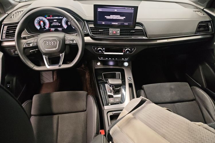 奥迪Q5L Sportback 2022款 改款 45 TFSI 豪华型中控内饰12