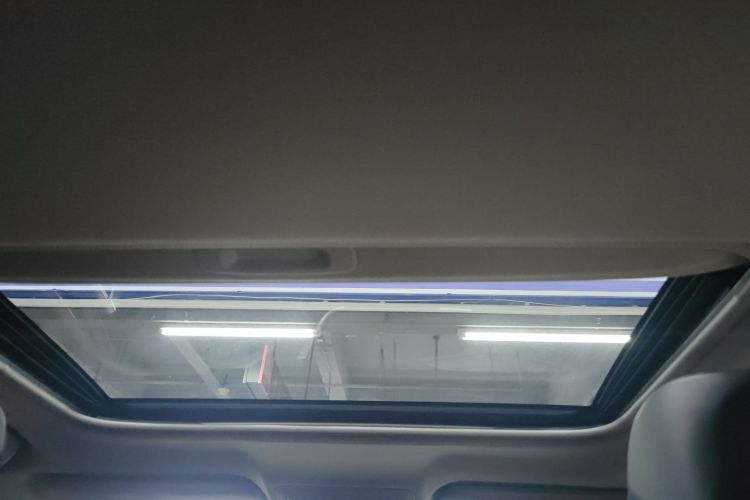 丰田 卡罗拉 2017款 改款双擎 1.8L E-CVT精英版中控内饰22