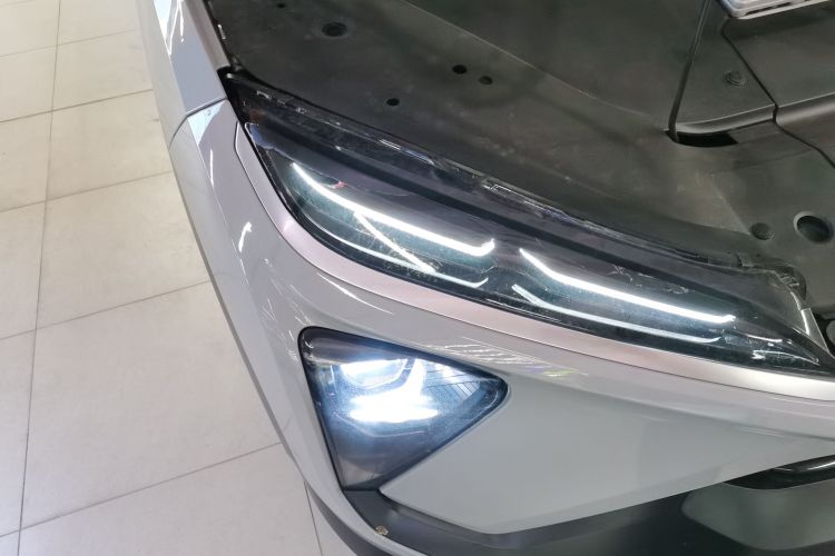 蔚来ES6 2019款 430KM 性能版车身外观8