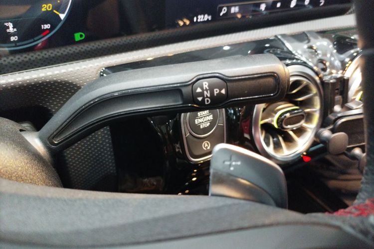 奔驰CLA 2021款 CLA 200中控内饰18