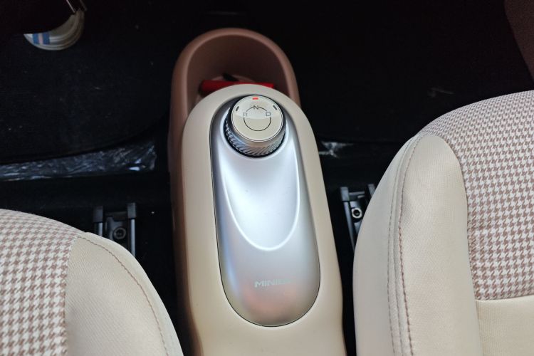 五菱汽车 宏光MINIEV 2025款 四门版 进阶款中控内饰18