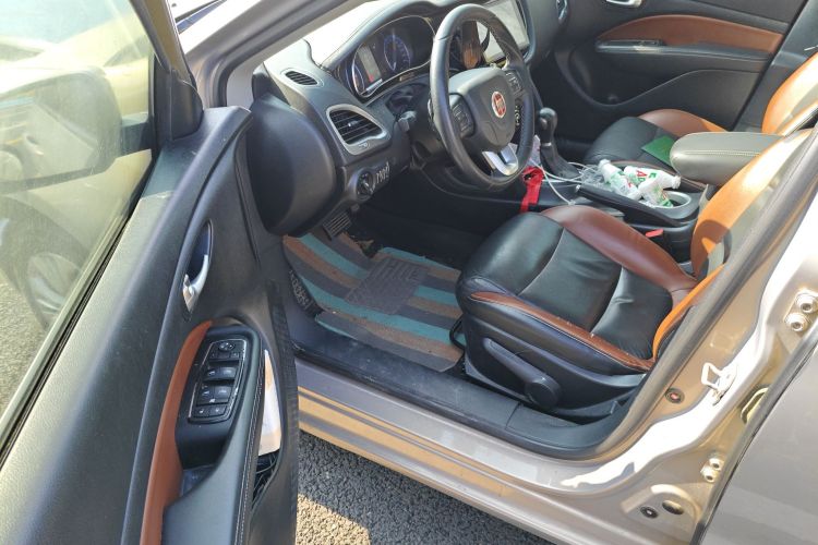 菲亚特 菲翔 2015款 1.4T 自动劲享版中控内饰7003