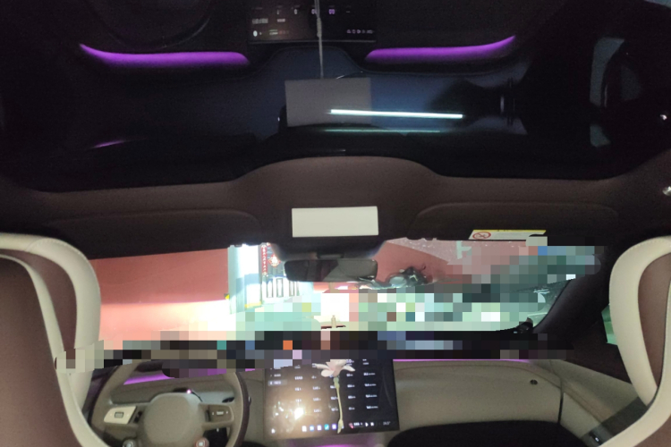 小米汽车 小米YU7 2025款 超长续航四驱Pro版中控内饰22