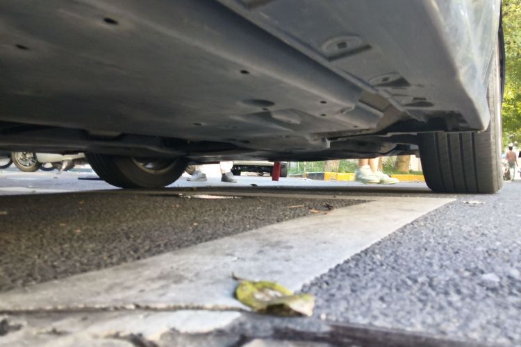 丰田 凯美瑞 2019款 改款 2.0G 豪华版局部细节9001