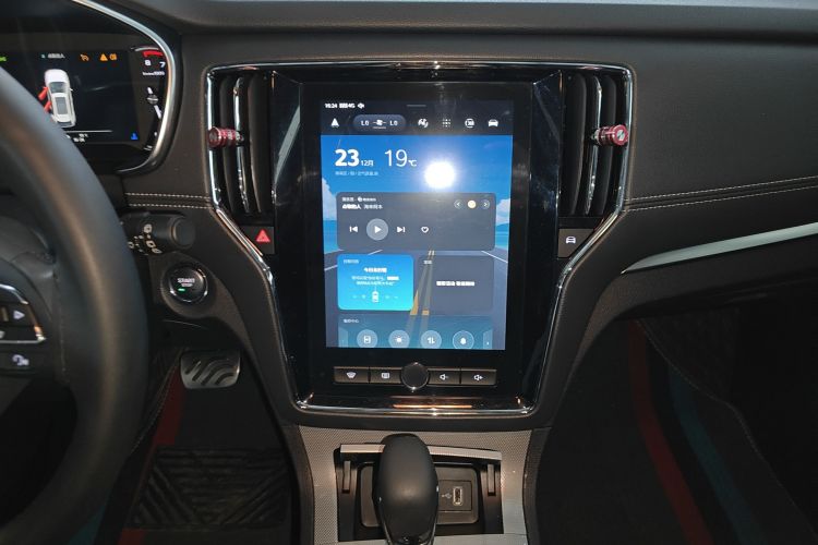 荣威RX5 2018款 20T 两驱自动互联网智尊版局部细节16