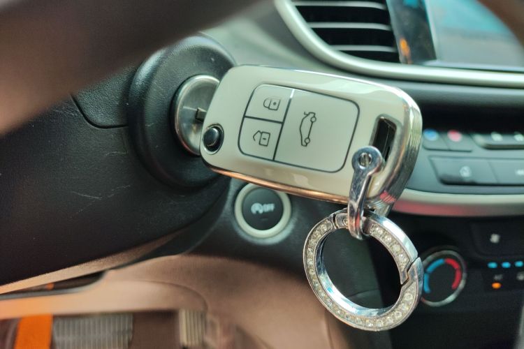 别克 英朗 2021款 改款 典范 1.5L 自动精英型中控内饰7001