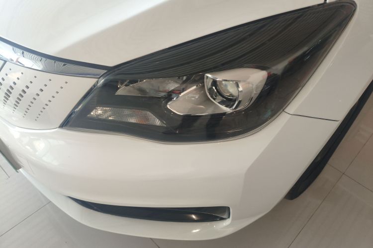 东风风神E70 2022款 500 超享版局部细节36