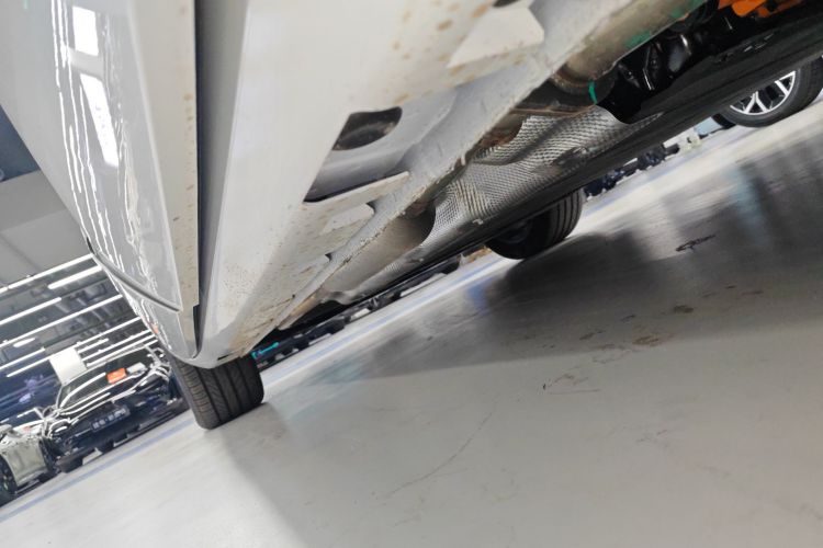 鸿蒙智行 尚界H5 2025款 增程 Max局部细节9002