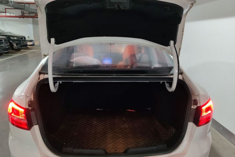 福特 福睿斯 2017款 改款 1.5L 手动舒适型机舱底盘23