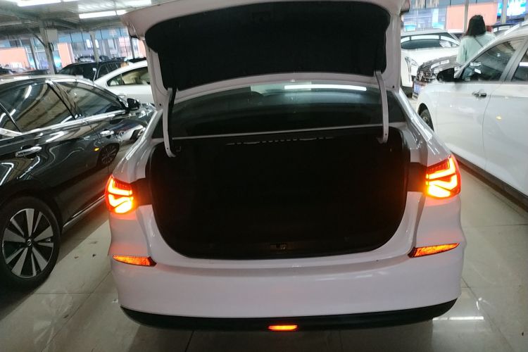 雪佛兰 科鲁泽 2022款 320 自动悦享天窗版机舱底盘23