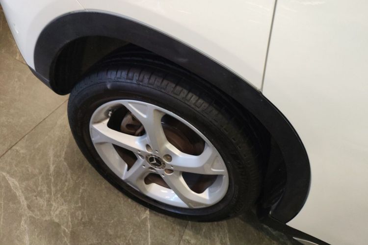 奔驰GLA 2019款 GLA 200 动感型车身外观6008