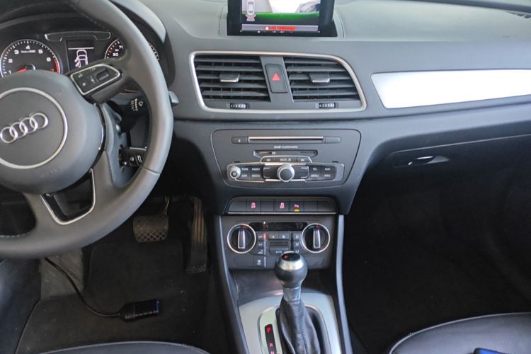 奥迪Q3 2017款 30 TFSI 时尚型中控内饰16