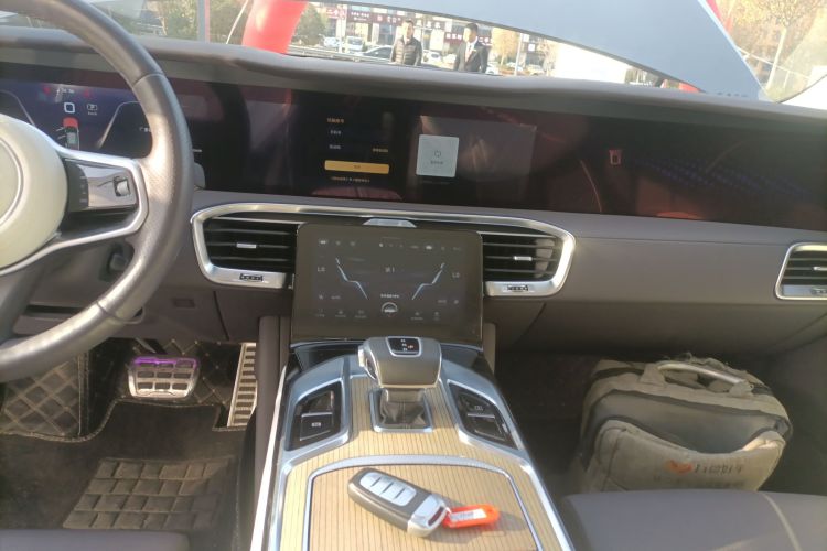 红旗E-HS9 2022款 690km 旗享版 六座中控内饰16