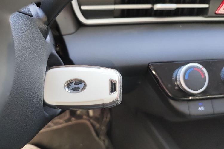 现代 伊兰特 2023款 1.5L CVT GLS领先版中控内饰11