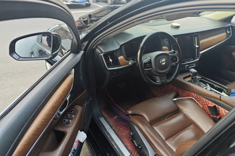 沃尔沃S90 2019款 T5 智远版中控内饰7003