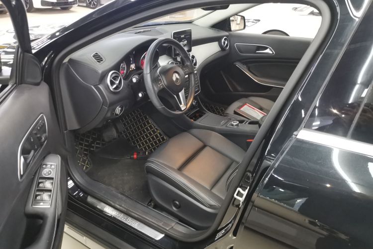 奔驰GLA 2016款 GLA 200 时尚型中控内饰7003