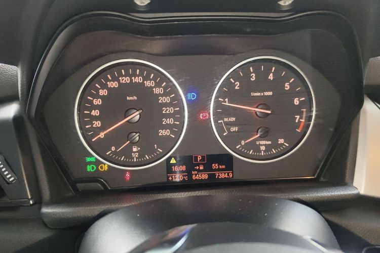 宝马2系旅行车 2016款 218i 时尚型中控内饰14