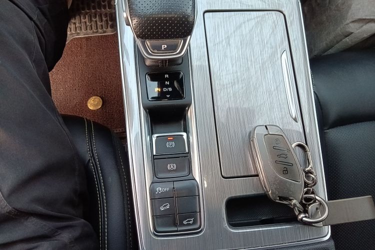 荣威RX5 2020款 PLUS 300TGI 自动Ali国潮荣麟版中控内饰18