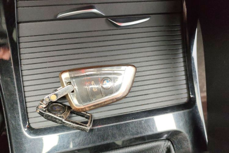 宝马X1 2019款 sDrive18Li 尊享型中控内饰11