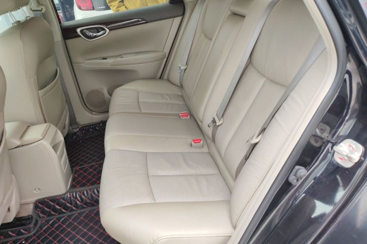 日产 轩逸 2012款 1.6XL CVT豪华版中控内饰21