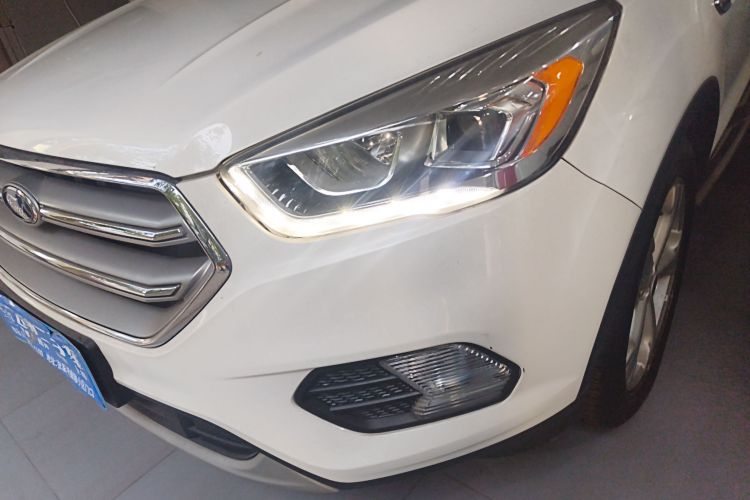 福特 翼虎 2018款 EcoBoost 180 两驱铂翼型局部细节36