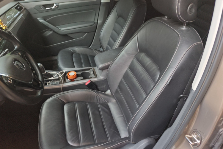 大众 帕萨特 2017款 330TSI DSG尊荣版局部细节19