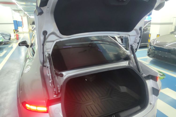 小鹏P7 2023款 P7i 702 Pro局部细节23