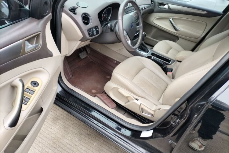 福特 致胜 2013款 2.3L 时尚型中控内饰20