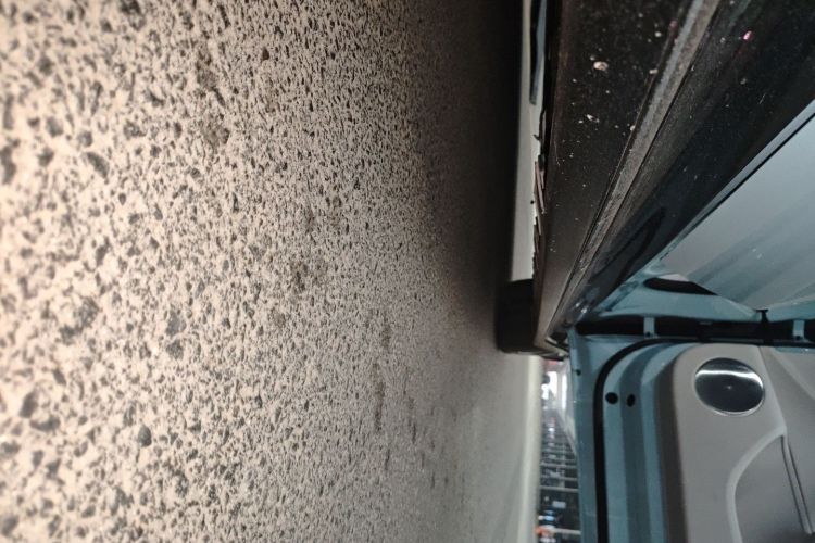 鸿蒙智行 智界S7 2025款 703km Ultra运动版局部细节9001