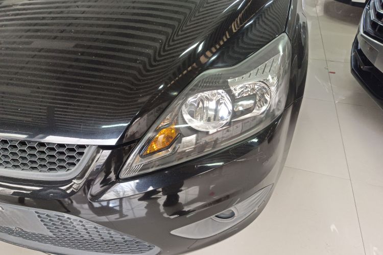 福特 福克斯 2013款 两厢经典 1.8L 手动基本型局部细节36