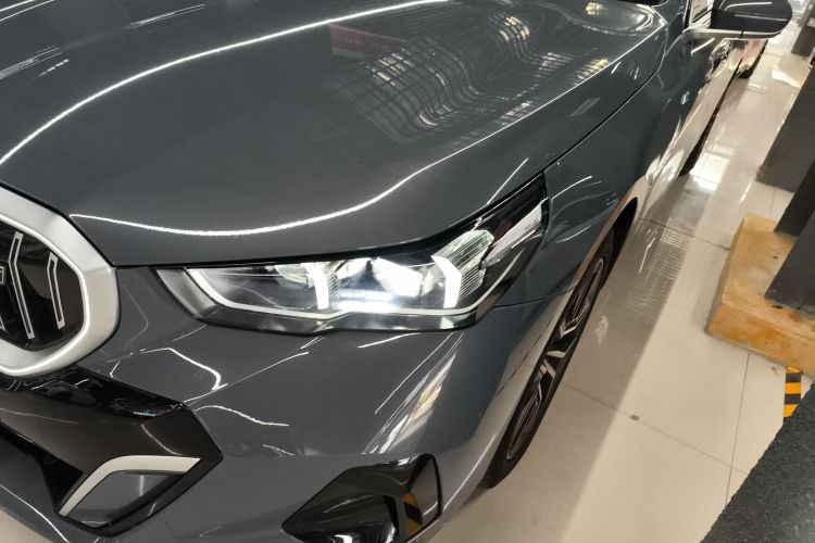 宝马i5 2024款 eDrive 35L 尊享型 M运动套装局部细节36