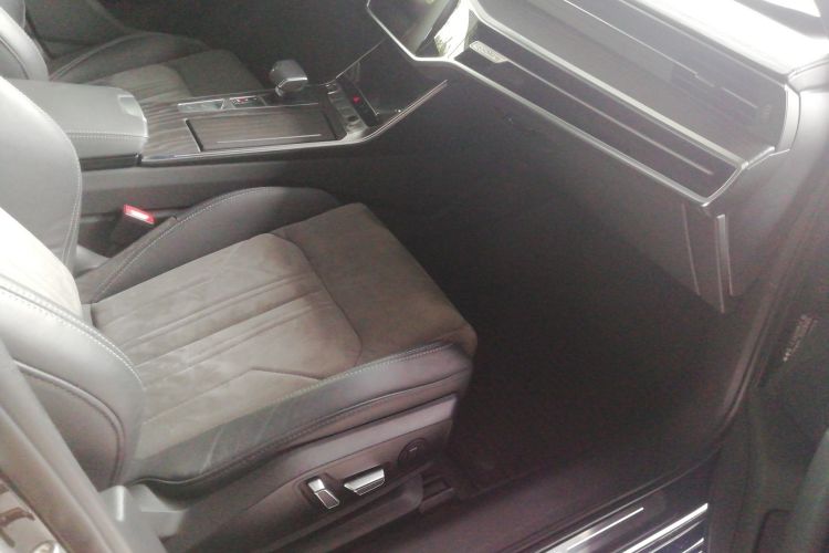 奥迪A6L 2024款 45 TFSI quattro 臻选动感型局部细节41