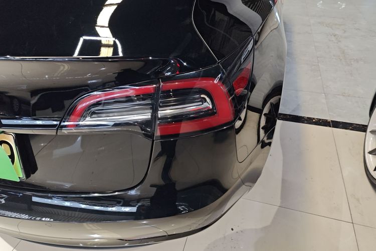 特斯拉 Model 3 2022款 后轮驱动版车身外观9