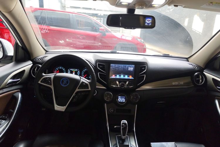 比亚迪 宋新能源 2017款 宋DM 1.5TID 全时四驱豪华型中控内饰12