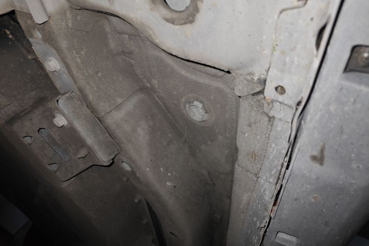 哪吒汽车 哪吒V 2022款 潮 400 Lite局部细节9004