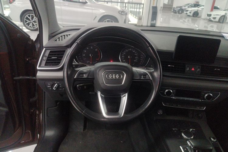 奥迪Q5L 2018款 40 TFSI 荣享进取型 国V中控内饰13