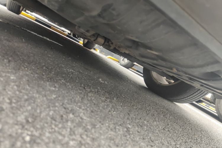 现代 朗动 2013款 1.6L 自动尊贵型局部细节9008