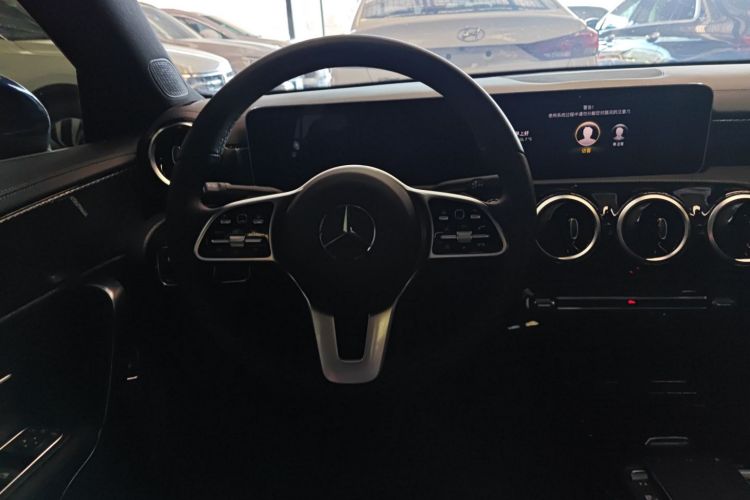 奔驰A级 2020款 改款 A 200 L 运动轿车动感型局部细节13