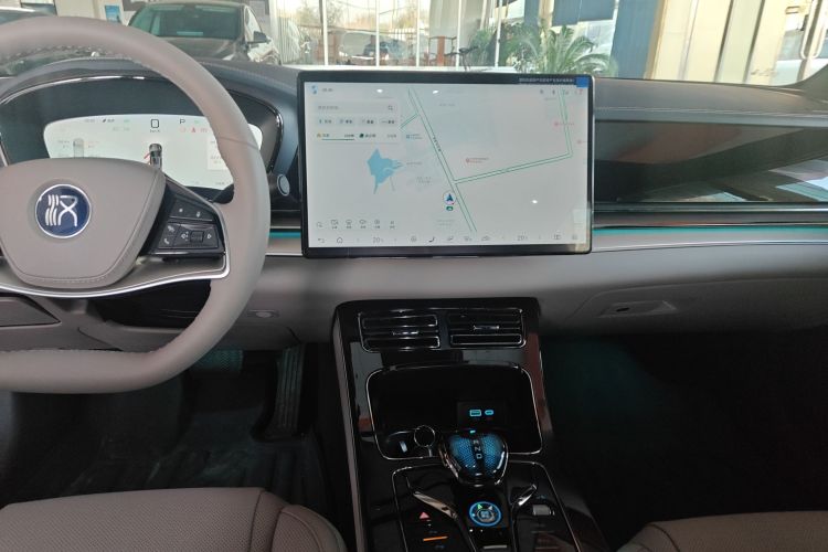 比亚迪 汉 2025款 DM-i 智驾版 125KM尊荣型中控内饰16