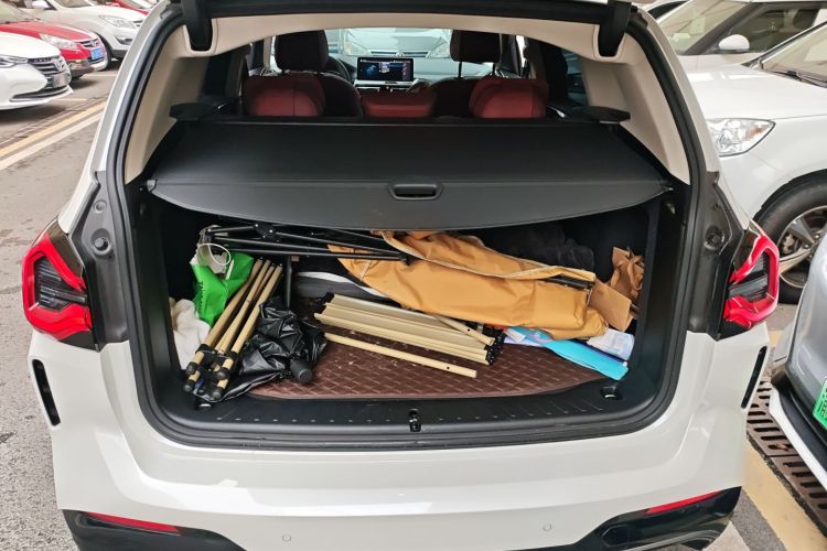 宝马iX3 2024款 领先型机舱底盘23