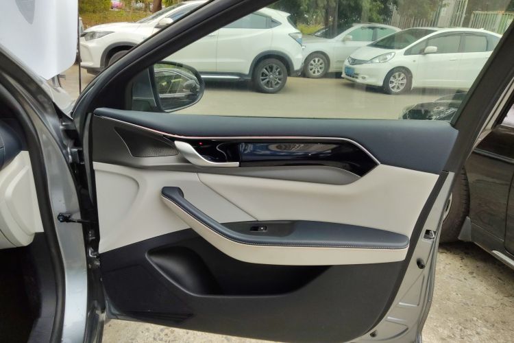 比亚迪 秦PLUS 2021款 DM-i 55KM 旗舰型中控内饰7005