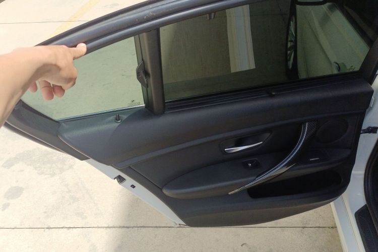 宝马3系 2014款 320Li 时尚型中控内饰49